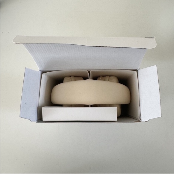 New! LSTN SOUND CO. • Bardot Wireless Headphones in Sand- Jilly Box - Picture 5 of 6